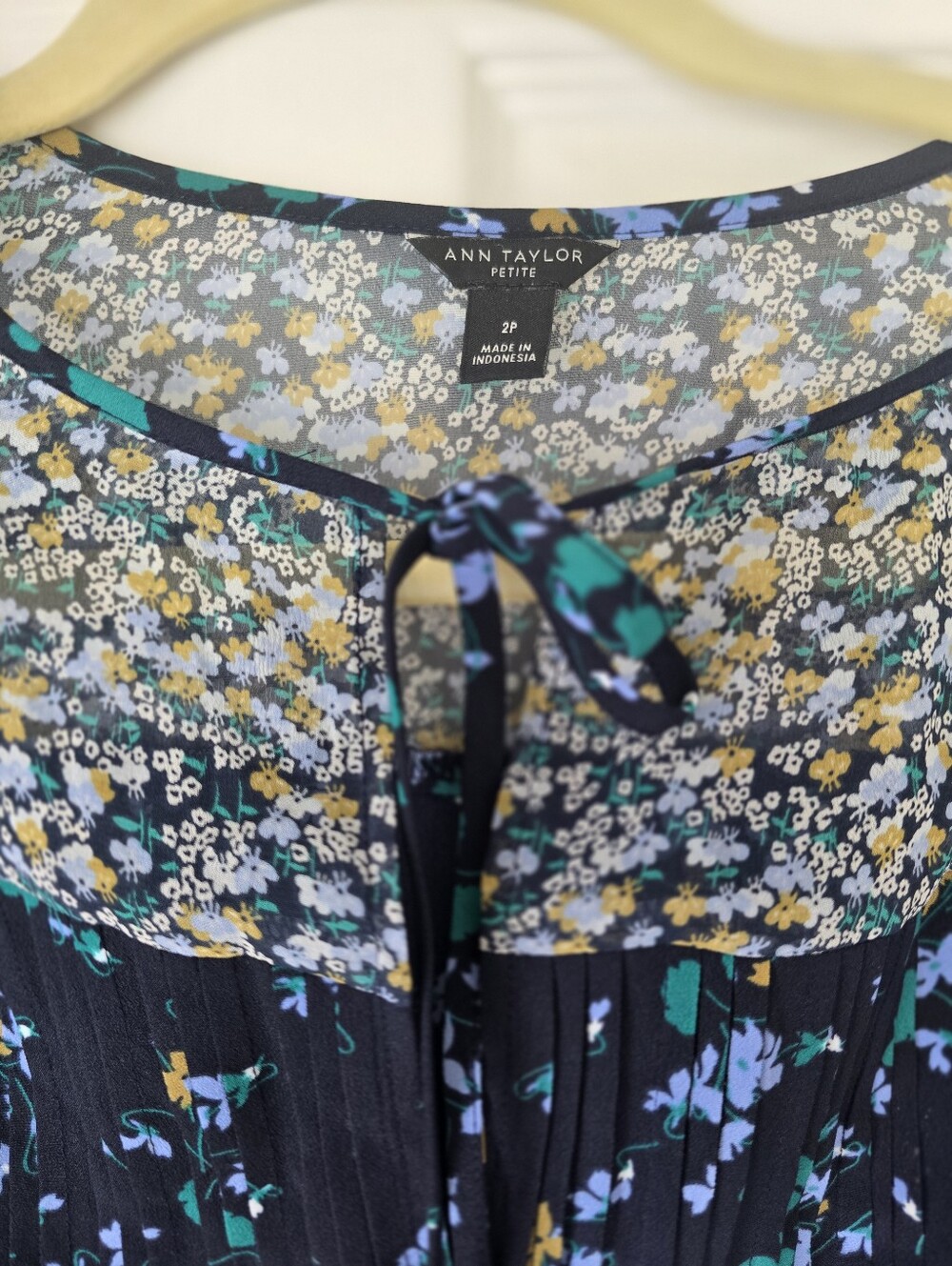 Ann Taylor Petite 2P Floral Tie Waist Flutter Sleeve Dress - Picture 3 of 7